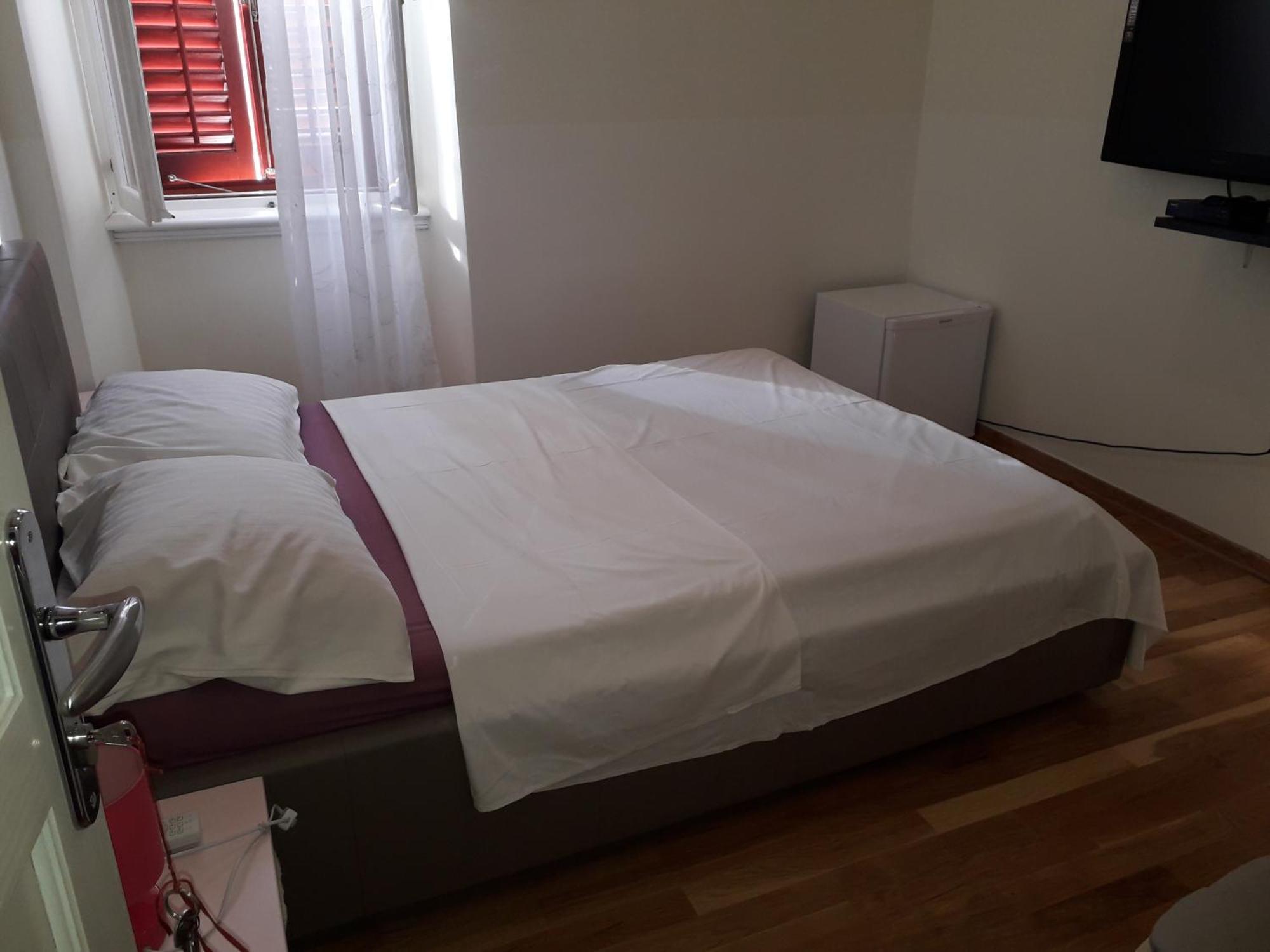 Apartamento Studio On Main Pedestrian Street Pula Exterior foto